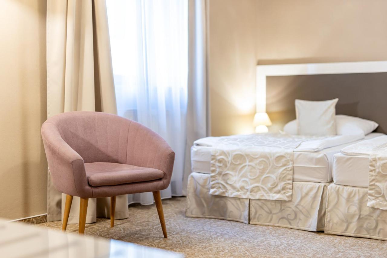 Grandhotel Zvon Τσέσκε Μπουντεγιόβιτσε Εξωτερικό φωτογραφία