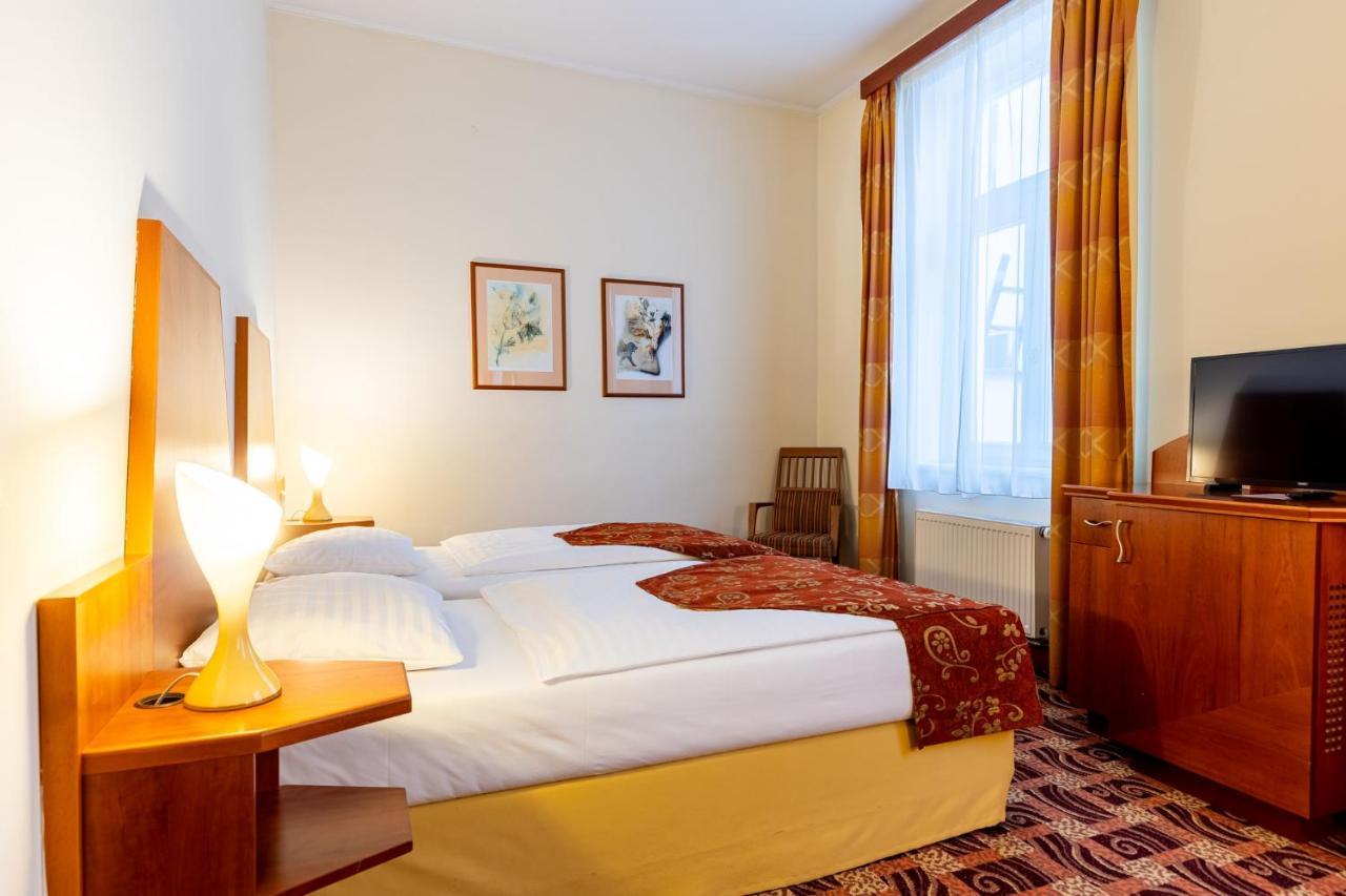 Grandhotel Zvon Τσέσκε Μπουντεγιόβιτσε Εξωτερικό φωτογραφία