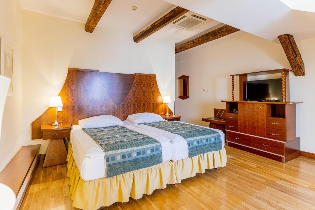 Grandhotel Zvon Τσέσκε Μπουντεγιόβιτσε Εξωτερικό φωτογραφία