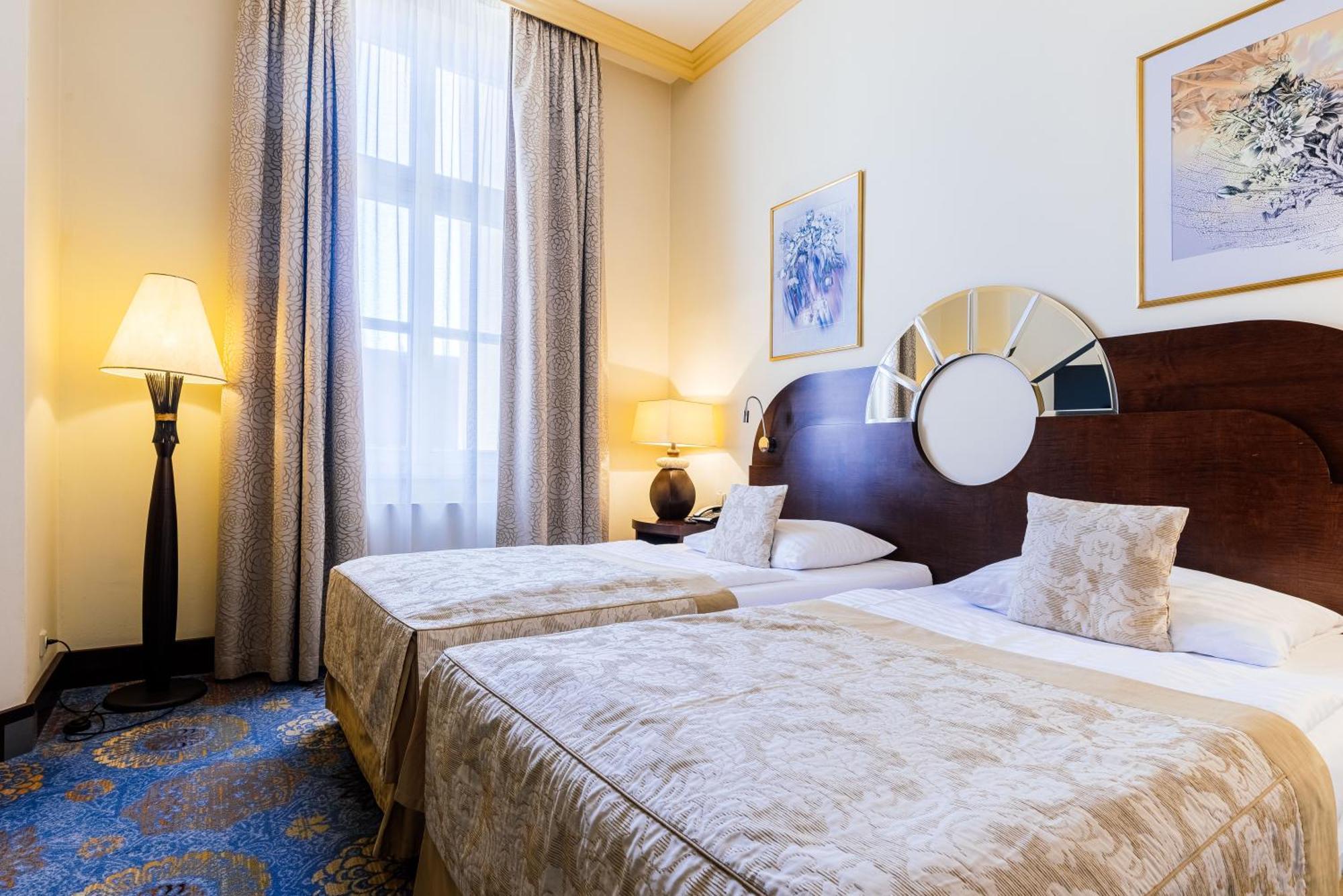 Grandhotel Zvon Τσέσκε Μπουντεγιόβιτσε Εξωτερικό φωτογραφία